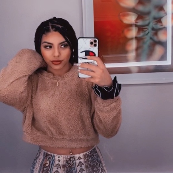 Meet your Posher, Mely Gee - Picture 1 of 1